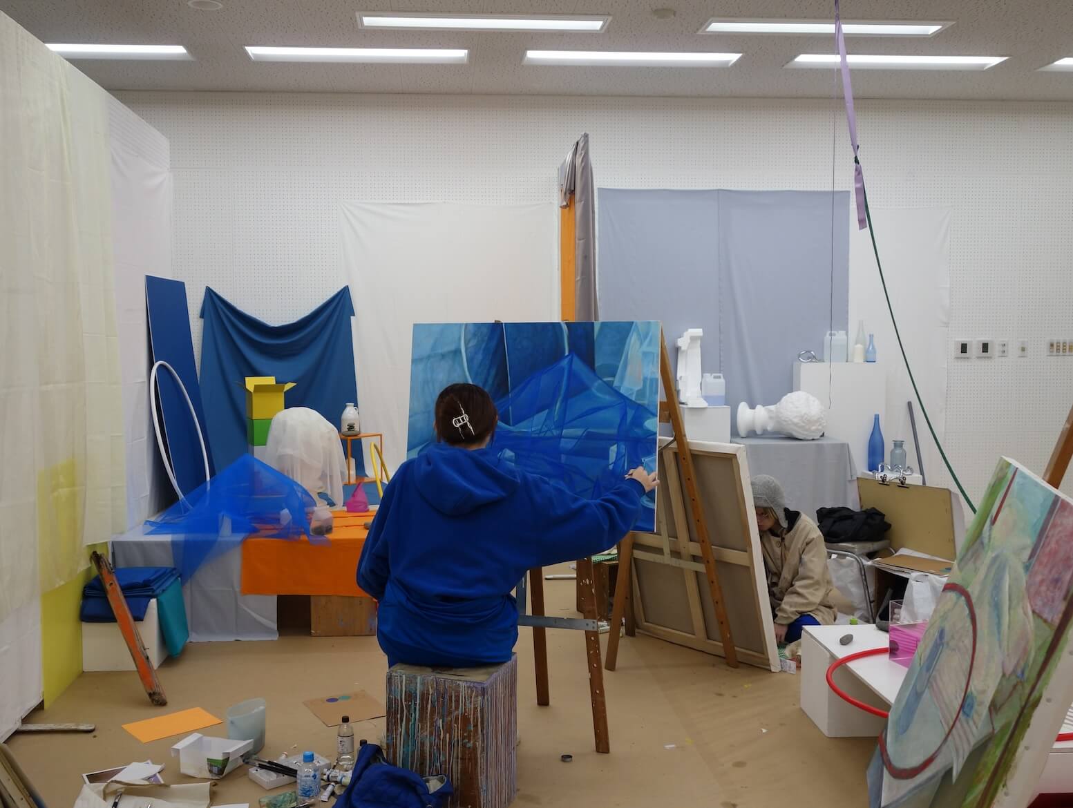 絵画基礎Ⅲ（大モチーフ）授業風景2 イメージ