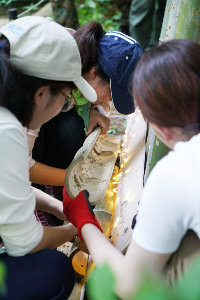 金沢動物園「ナイト金沢ZOO 2024」にて本学プロダクトデザインコースの教員と有志学生が制作した竹灯籠・竹ランタンを展示 イメージ